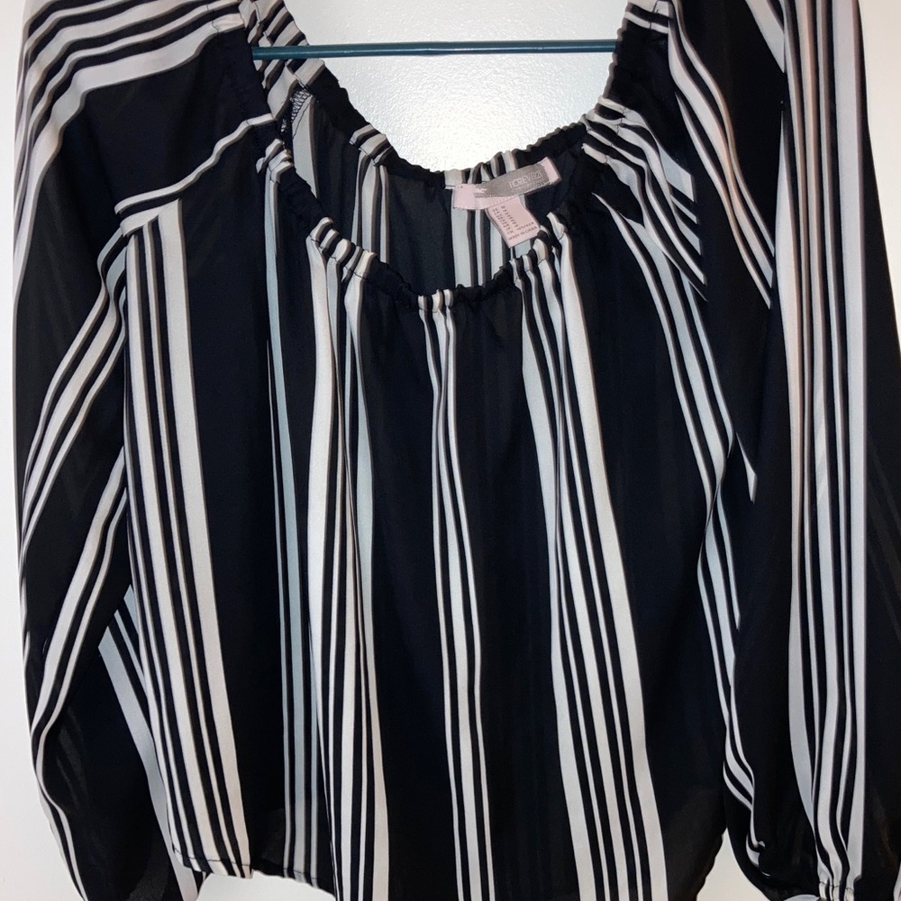 Forever 21 Contemporary Striped Blouse Size Med
